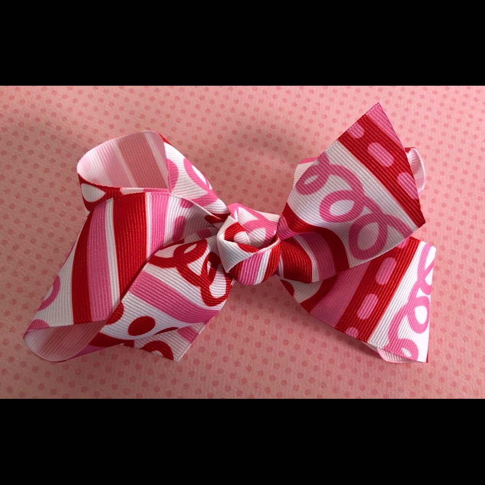 Brand New 5 inch Valentine’s Day Loopy Hair Bow ❤️